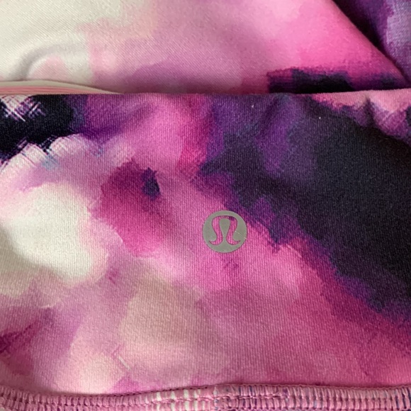 Lululemon Athletica Pink Colorsplash Soul Cycle Capri Leggings. Women’s Size 4 - Picture 8 of 8